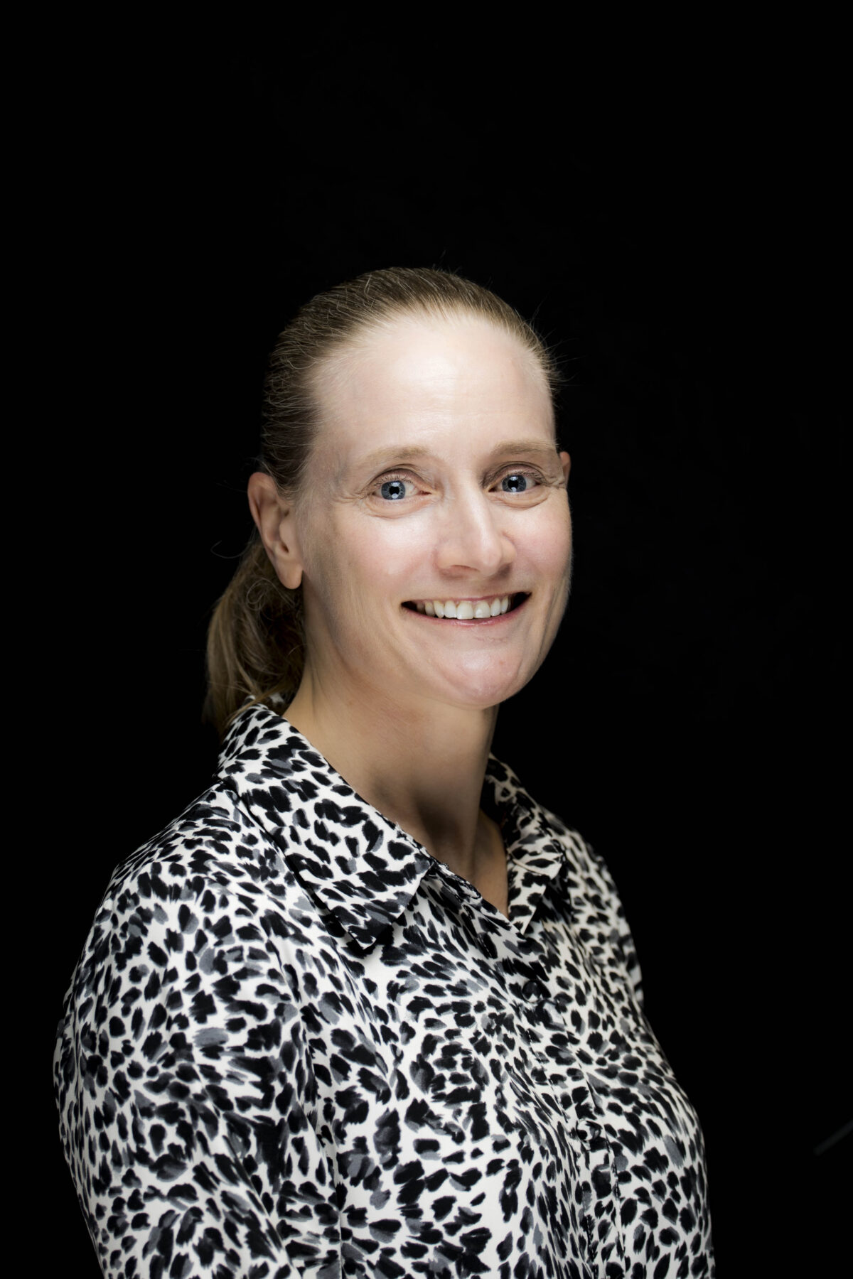 Meet Dr Linda Chapman – Dentist at St Ives Dental Group | St Ives Dental Group